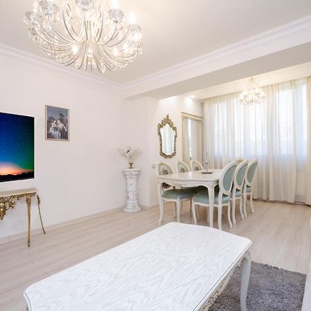 5A Beautiful Apartment In The Center Of The Capital Photo Original 耶烈万 外观 照片