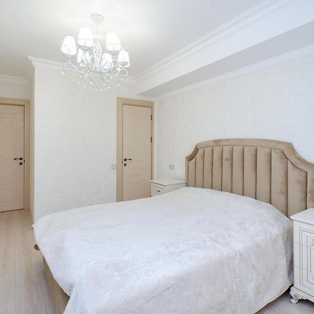 5A Beautiful Apartment In The Center Of The Capital Photo Original 耶烈万 外观 照片