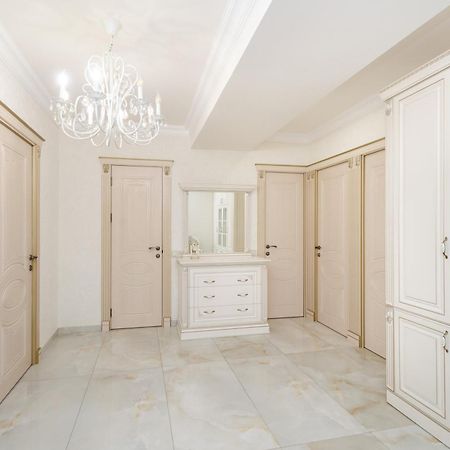 5A Beautiful Apartment In The Center Of The Capital Photo Original 耶烈万 外观 照片