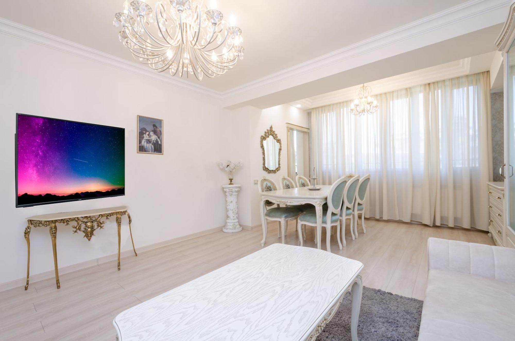 5A Beautiful Apartment In The Center Of The Capital Photo Original 耶烈万 外观 照片