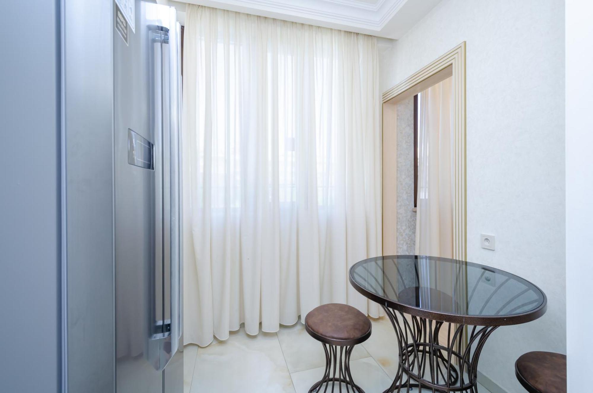5A Beautiful Apartment In The Center Of The Capital Photo Original 耶烈万 外观 照片